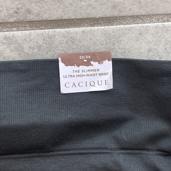 Cacique Black Shapewear - Picture 5 of 5